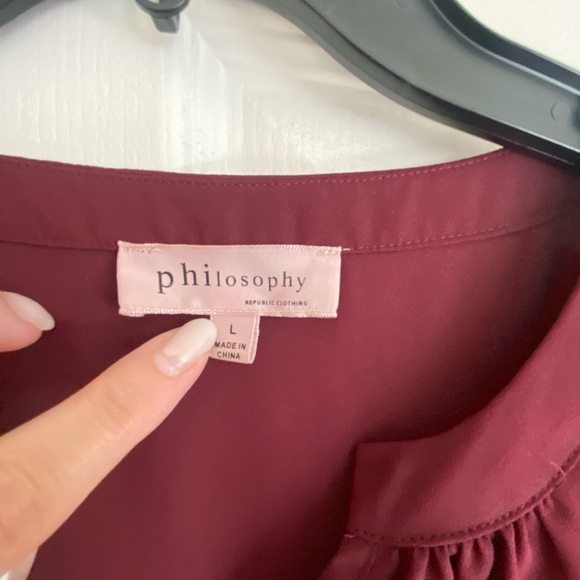 Philosophy Deep Burgundy V-Neck Cap Sleeve Blouse - Picture 3 of 3